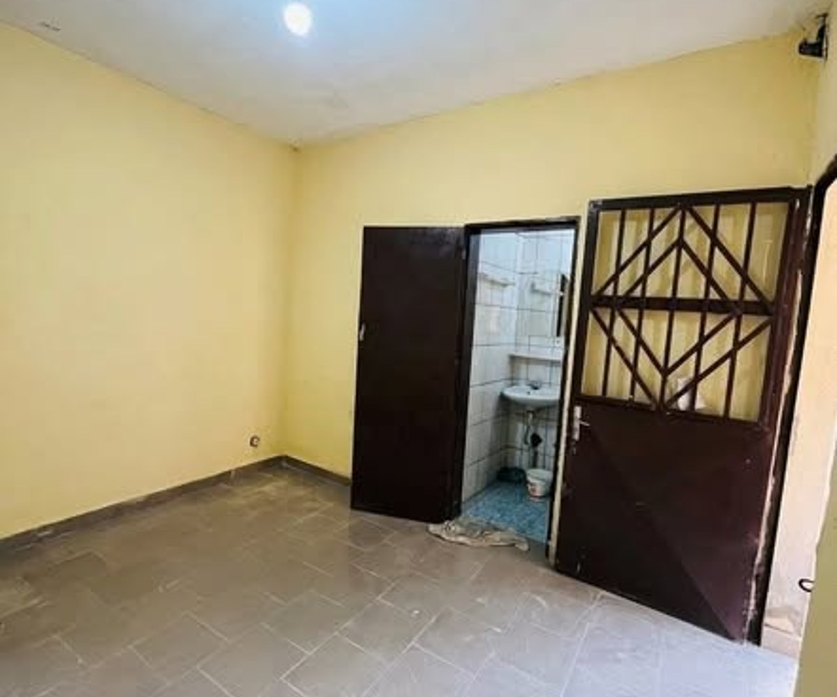Chambre moderne à louer - Ange Raphaël, Douala