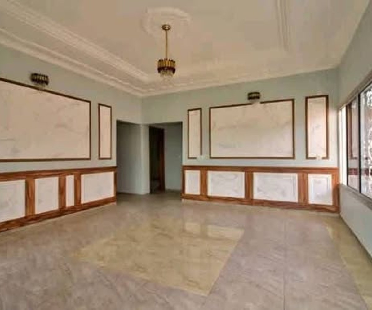 Appartement individuel à louer – Awae Escalier