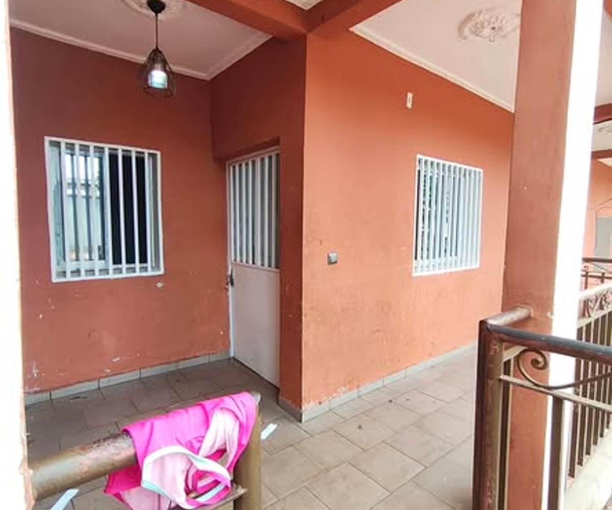 2 studios modernes à louer à Nkozoa