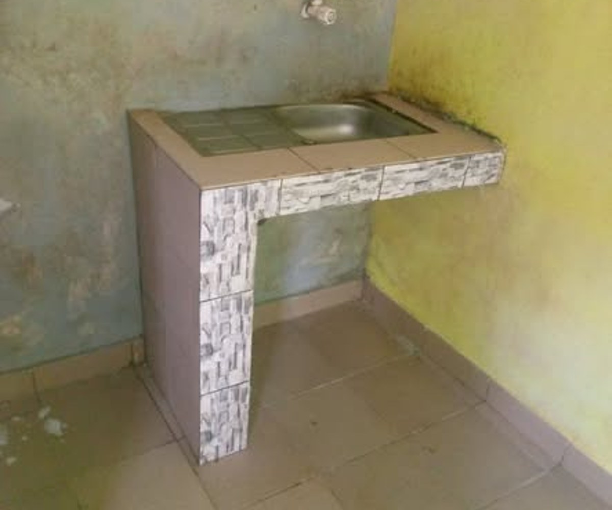 Grande chambre avec coin cuisine à louer à Kotto (Bangue)
