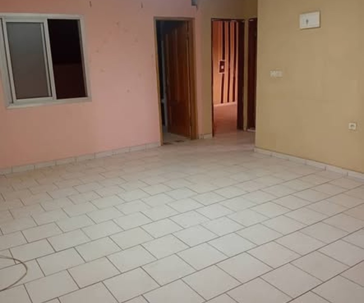 Appartement 3 chambres à louer - Mimboman Terminus, Yaoundé