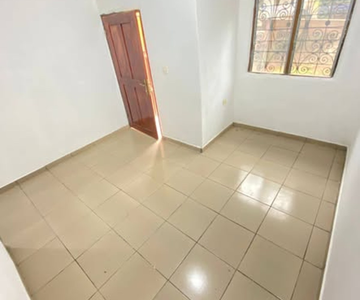 Studio moderne à louer à Etoug-Ebe