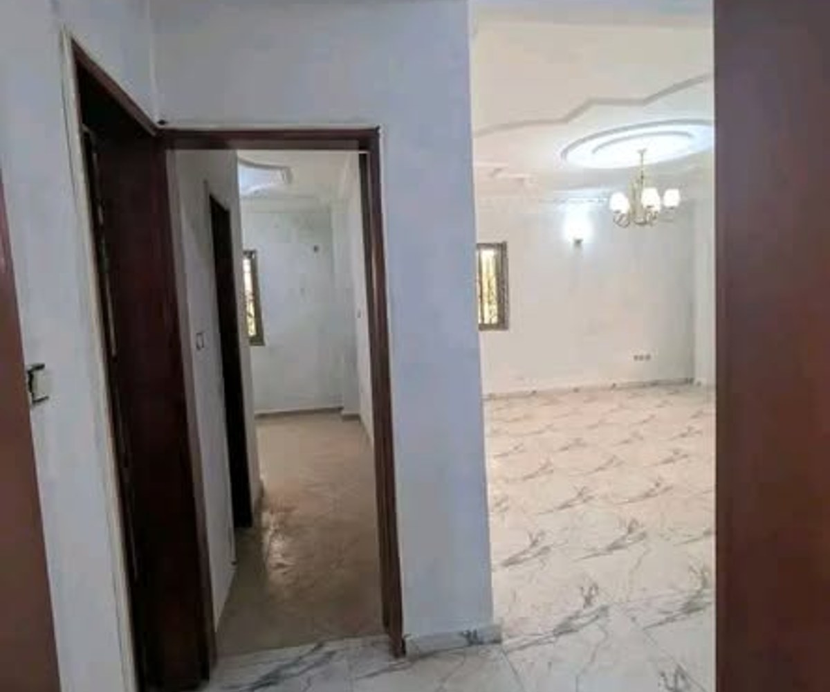 Appartement moderne à louer - Odza (Petit Marché)