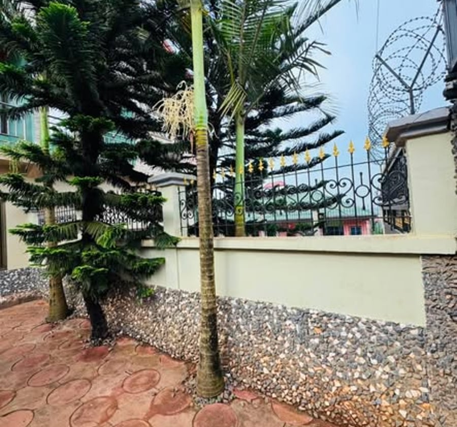 Vaste maison individuelle à louer - Damas, Yaoundé