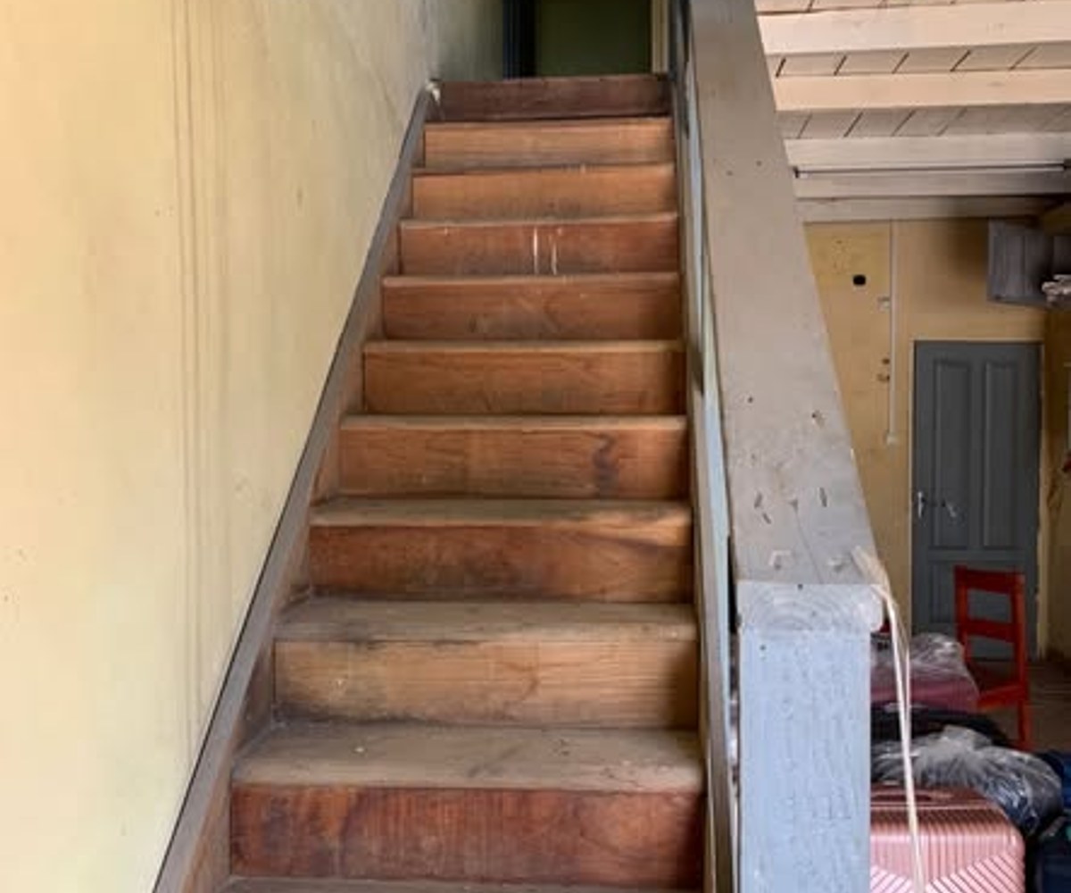 Boutique avec mezzanine à louer à Akwa, Douala