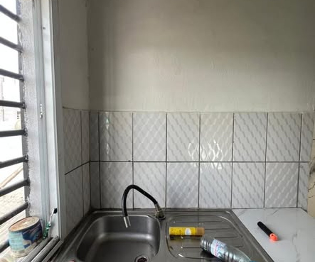 Chambre moderne à louer - Ange Raphaël, Douala
