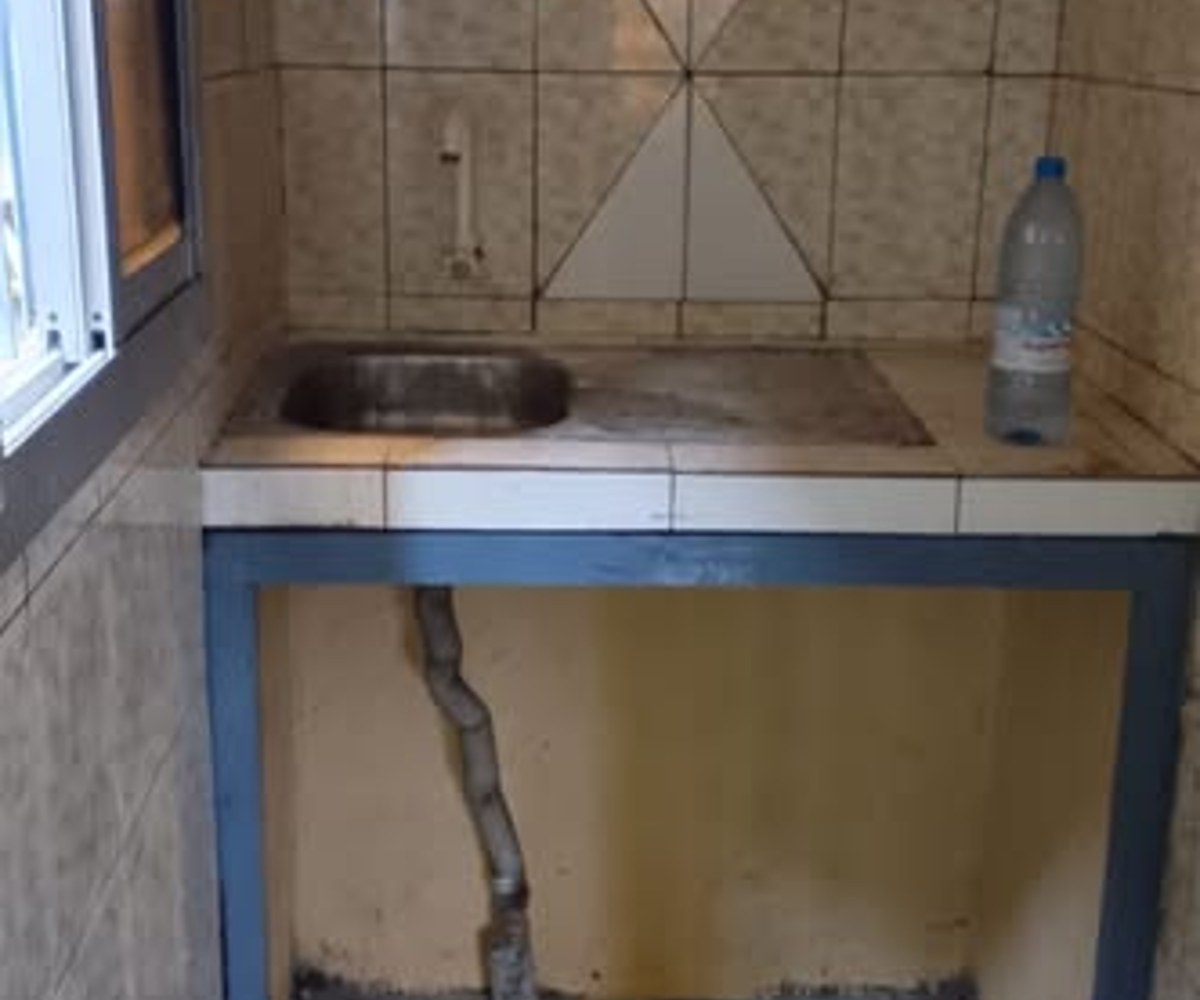 Chambre moderne à louer à Akwa Nord