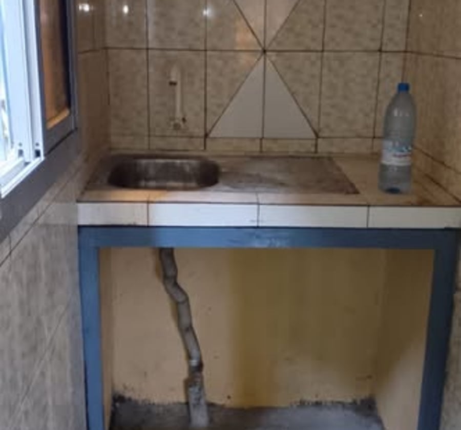 Chambre moderne à louer à Akwa Nord