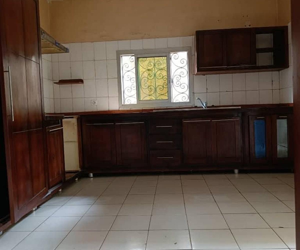 Villa à louer à Nkoabang