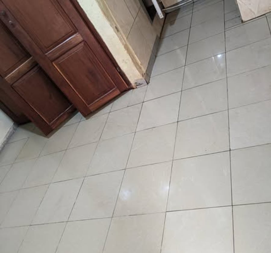 Vaste chambre moderne à louer au Petit Génie Simbock