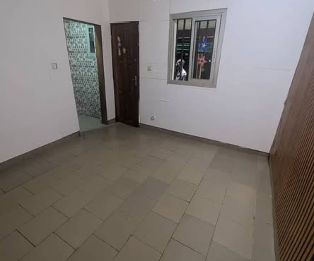 Chambre à louer - Beedi, Douala