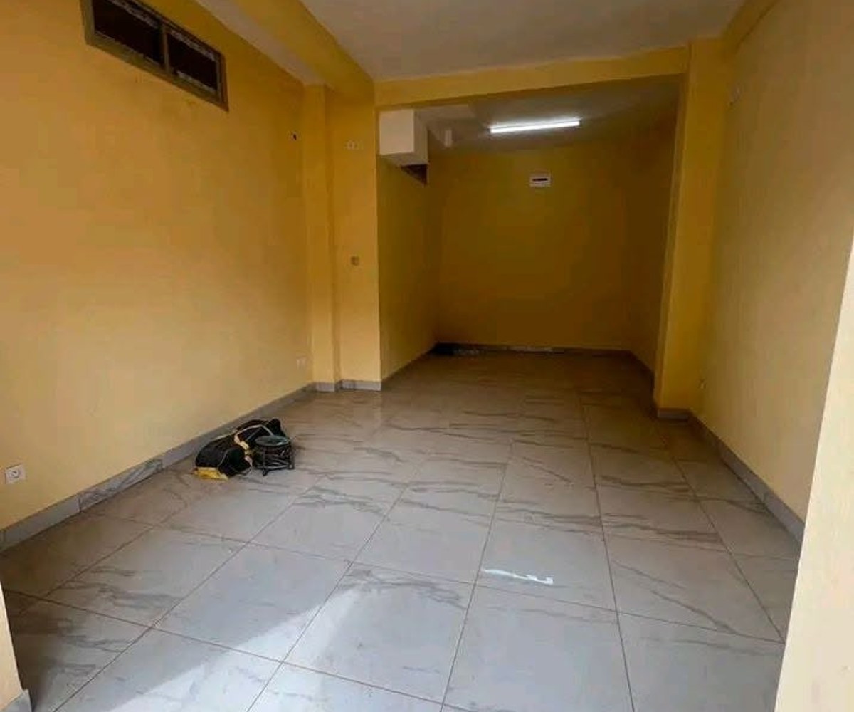 Emplacement commercial à louer – Damas, Yaoundé