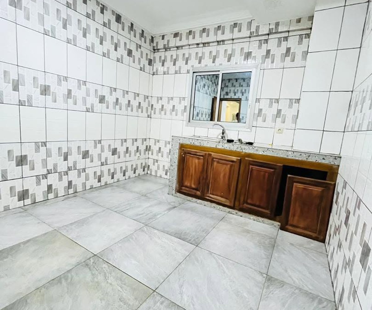 Appartement à louer à Nsam (Efoulan) - 2 chambres avec placards