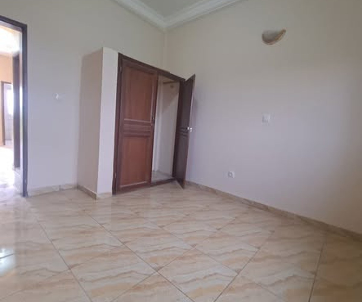 Studio moderne en location à Tsinga Village, Carrefour