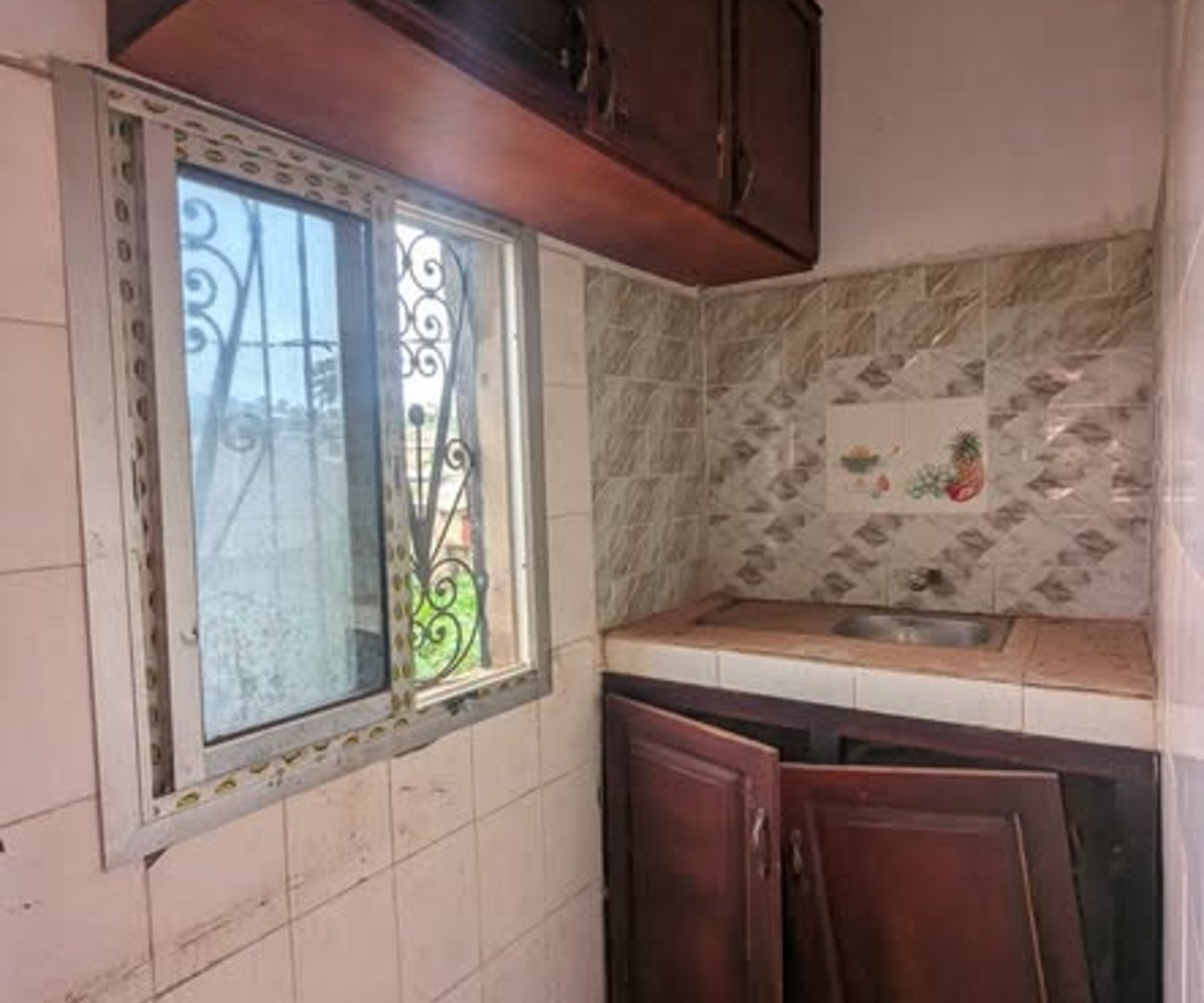 Studio moderne à louer à Olembe