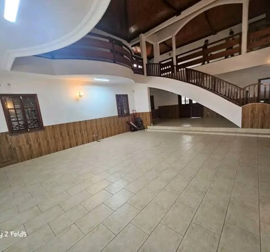 Duplex 5 chambres - Bonapriso