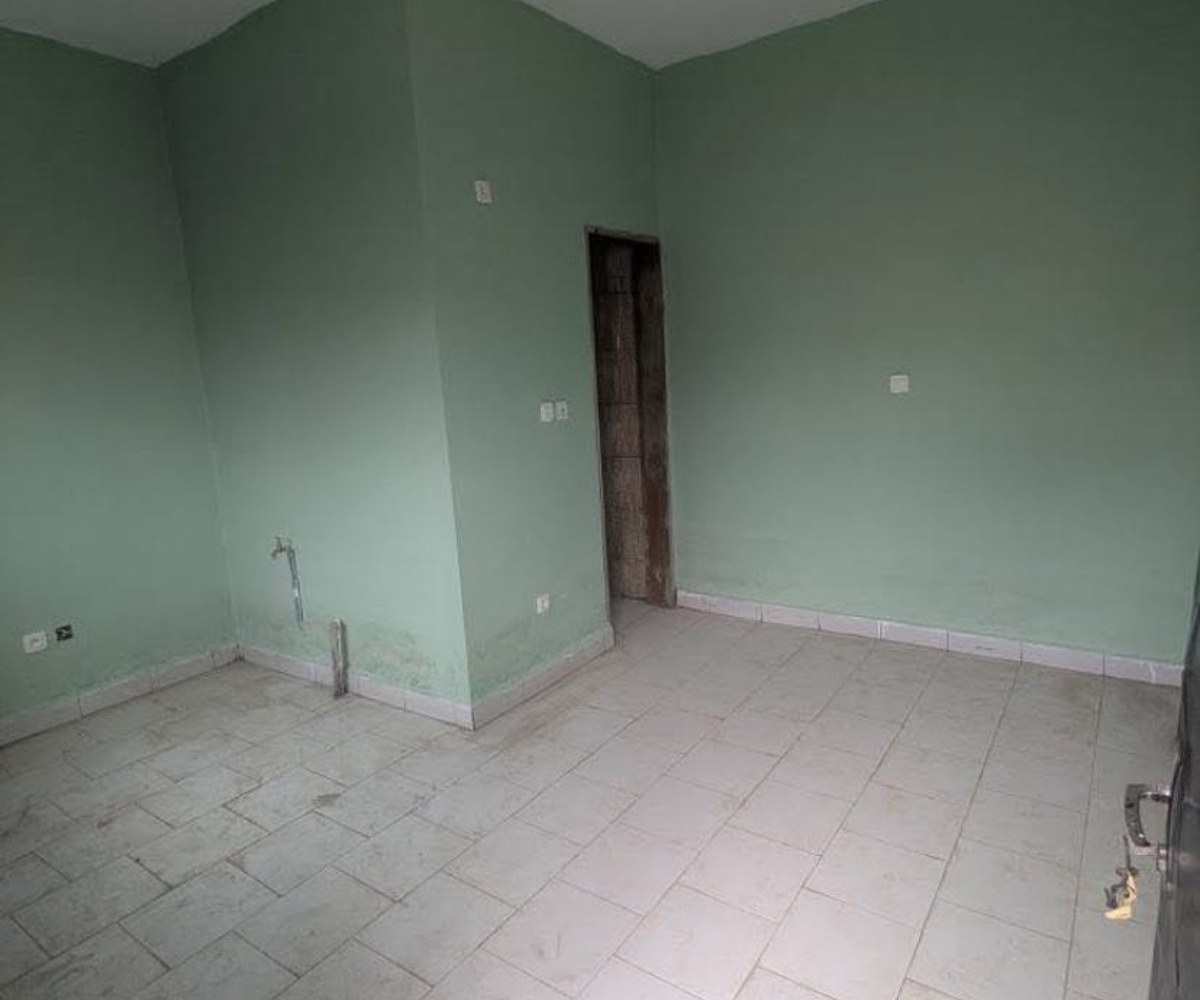 Chambre moderne à Odza petit marché - 30 000 XAF/mois