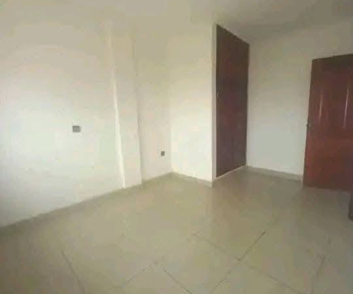 Bureau à louer à Akwa avec balcon privé