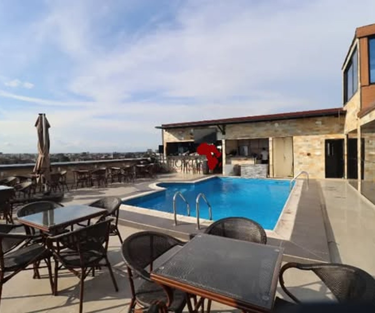 Chambre meublée Standard + Piscine & Gym - Makepe, Douala