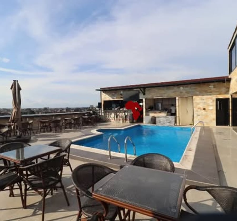 Chambre meublée Standard + Piscine & Gym - Makepe, Douala