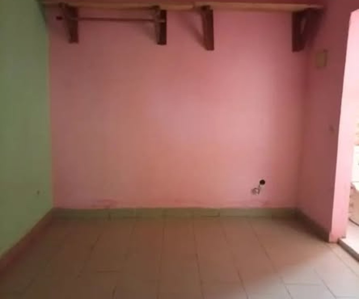 Chambre moderne à louer à Beedi Saker, Douala