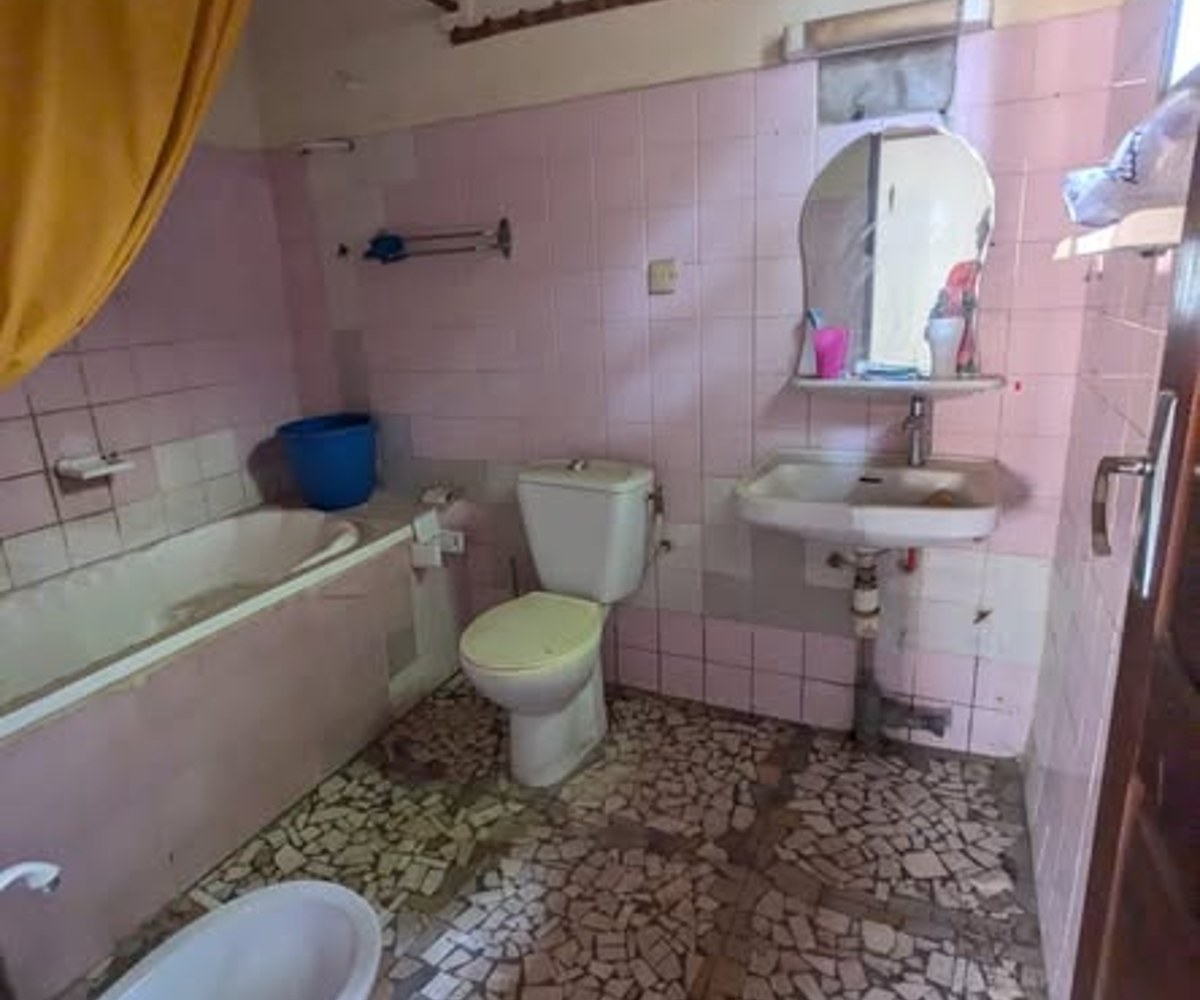 Villa à louer à Biyem-Assi - 3 chambres, 2 douches