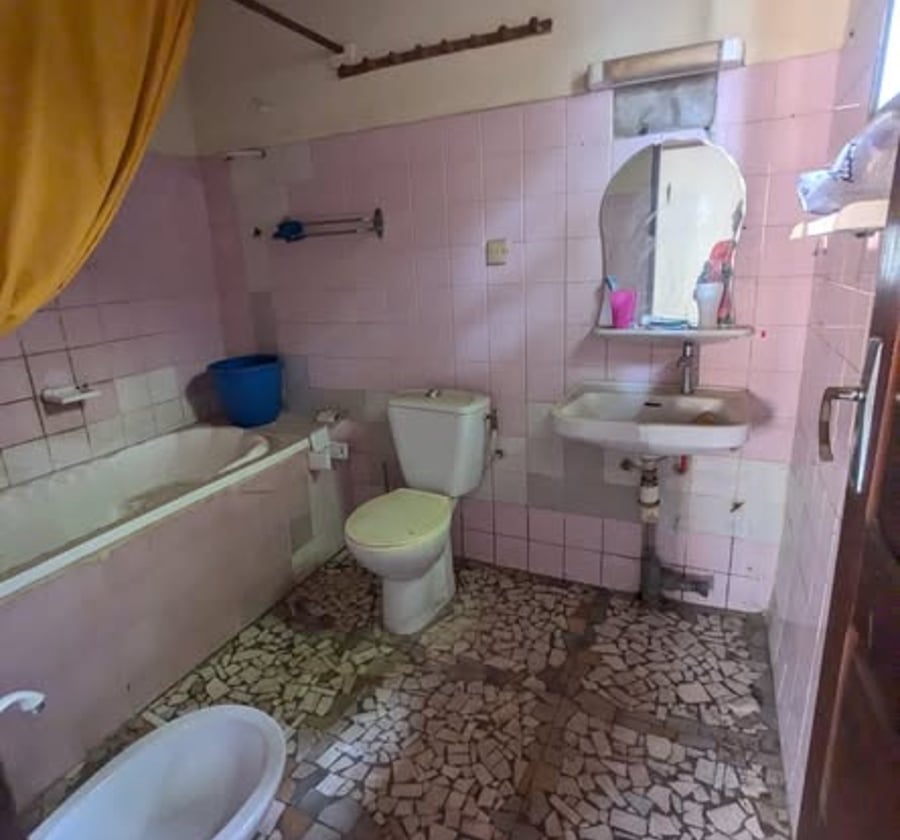 Villa à louer à Biyem-Assi - 3 chambres, 2 douches