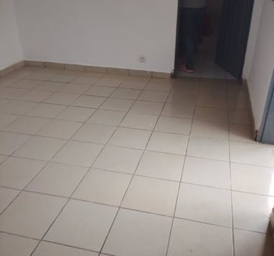 Beau studio moderne à louer - Beedi, Douala