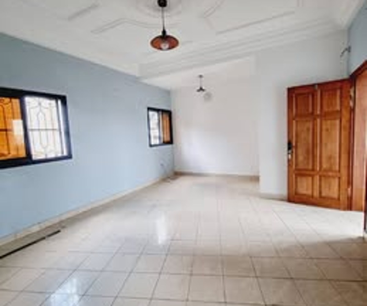 Appartement lumineux et sécurisé à Logbessou