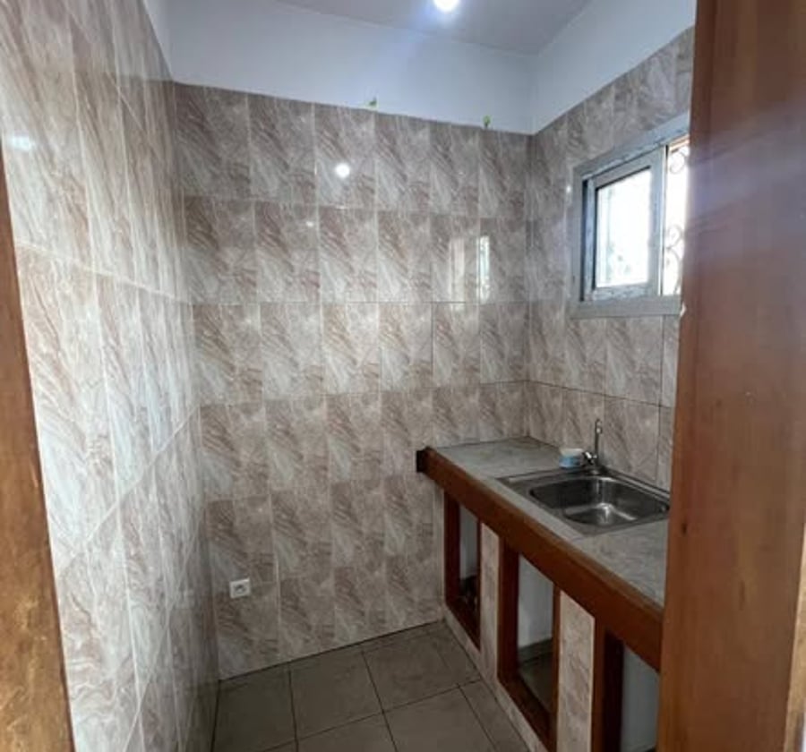 Chambre moderne à louer - Biyem-Assi TKC