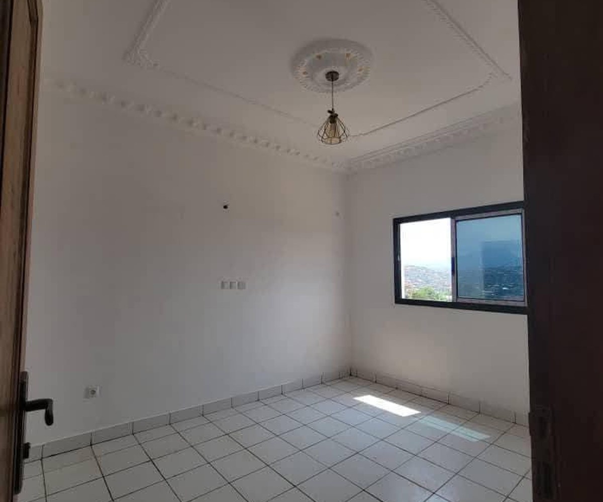Appartement à louer à Ngousso