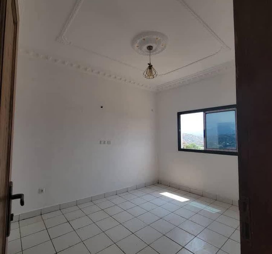 Appartement à louer à Ngousso