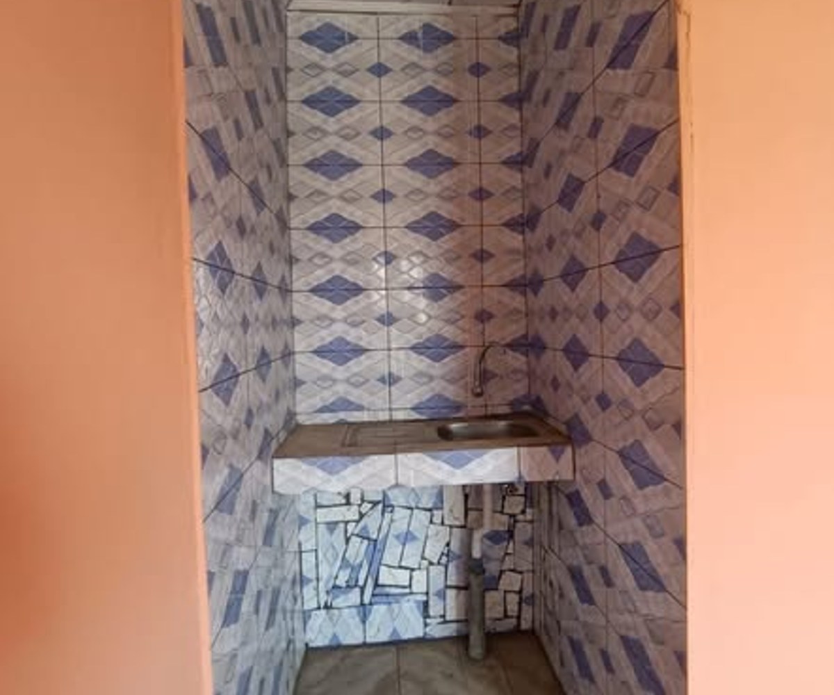 Chambre moderne à Bonaberi - Whatshinton