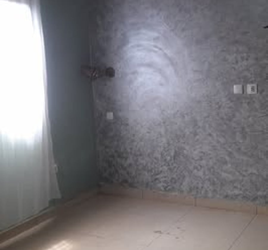 Studio moderne à louer - PK12, Douala
