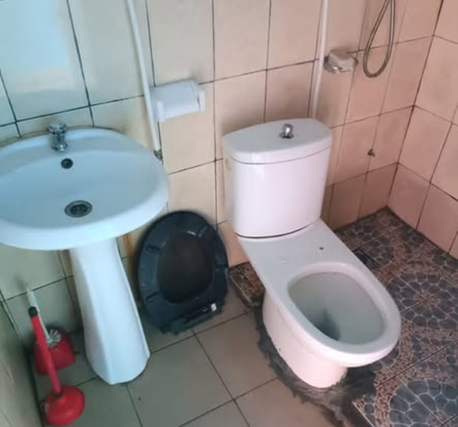 Studio moderne à louer à Biyem-Assi