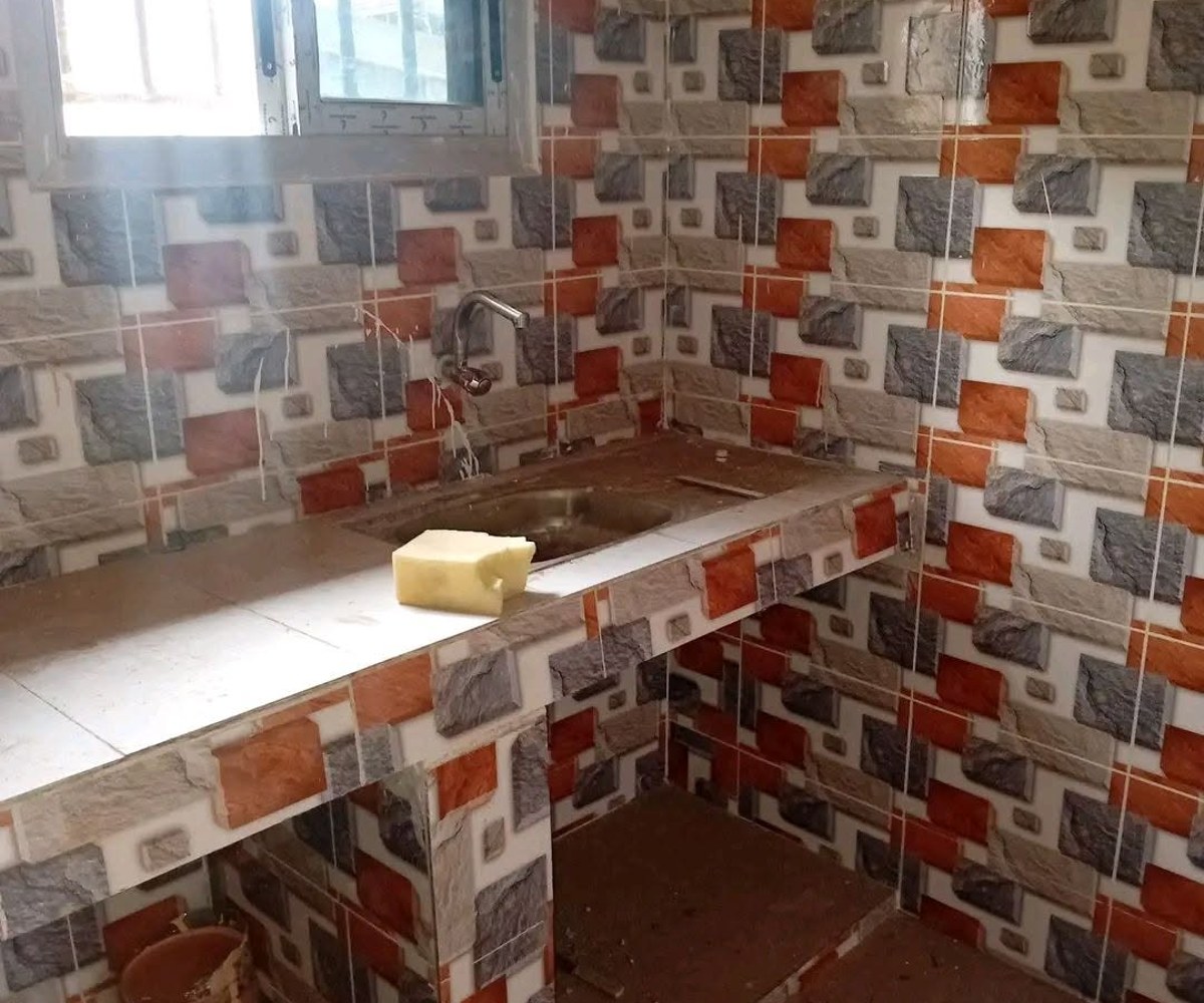 Chambre moderne à louer - Carrefour Bassong