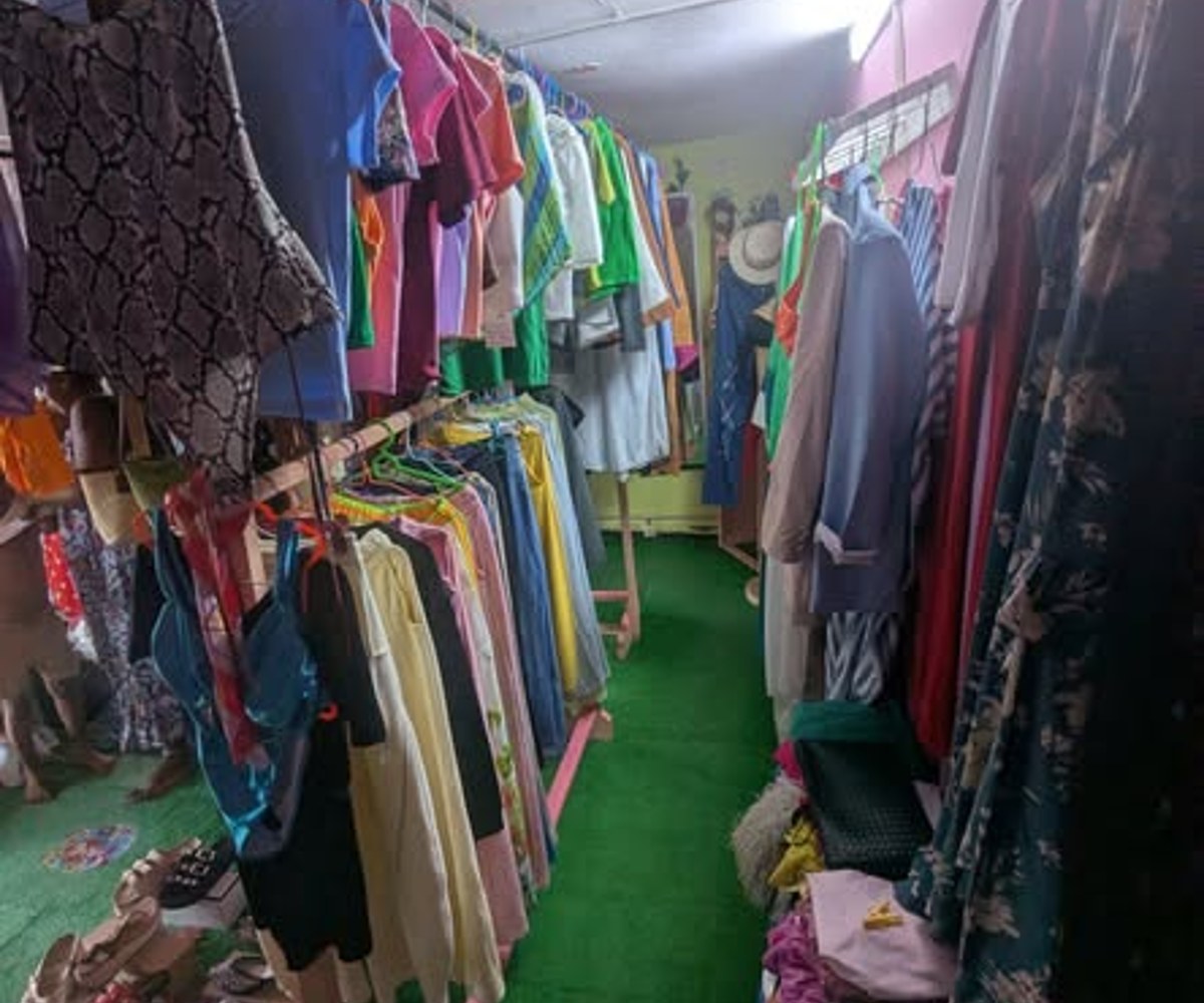 Fond de commerce de vêtements à Ndogbong