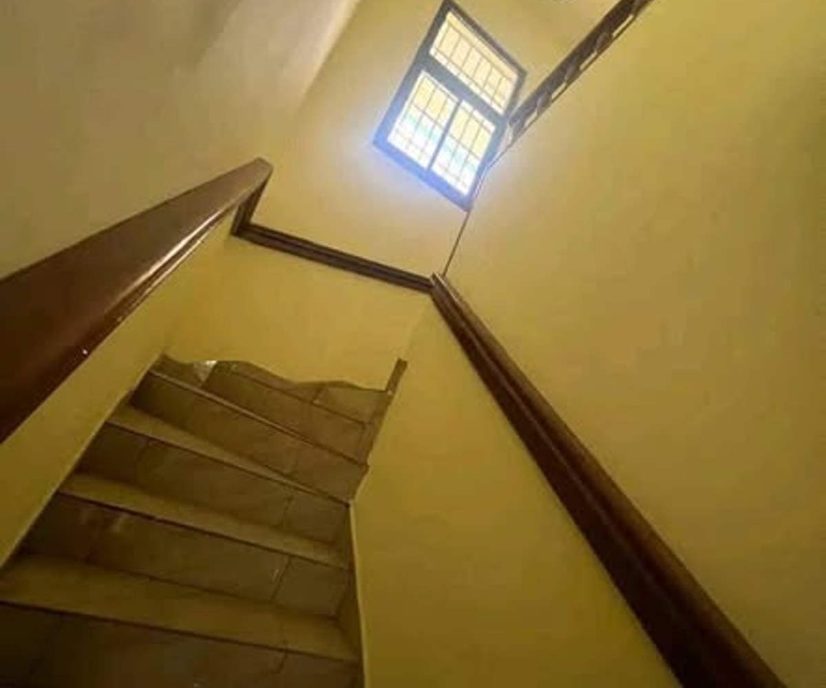 Duplex à louer à Bonapriso - 4 chambres, 4 sdb