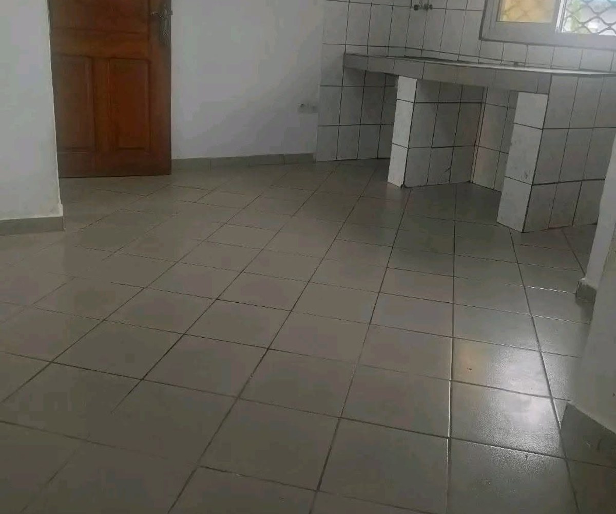 Chambre moderne avec espace cuisine à Ange Raphaël