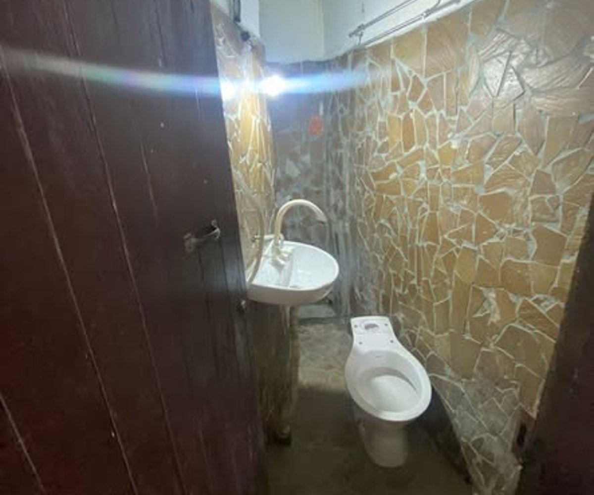 Studio moderne à louer – PK10, Douala