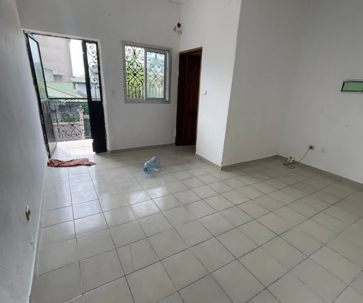 Joli studio à louer à Kotto