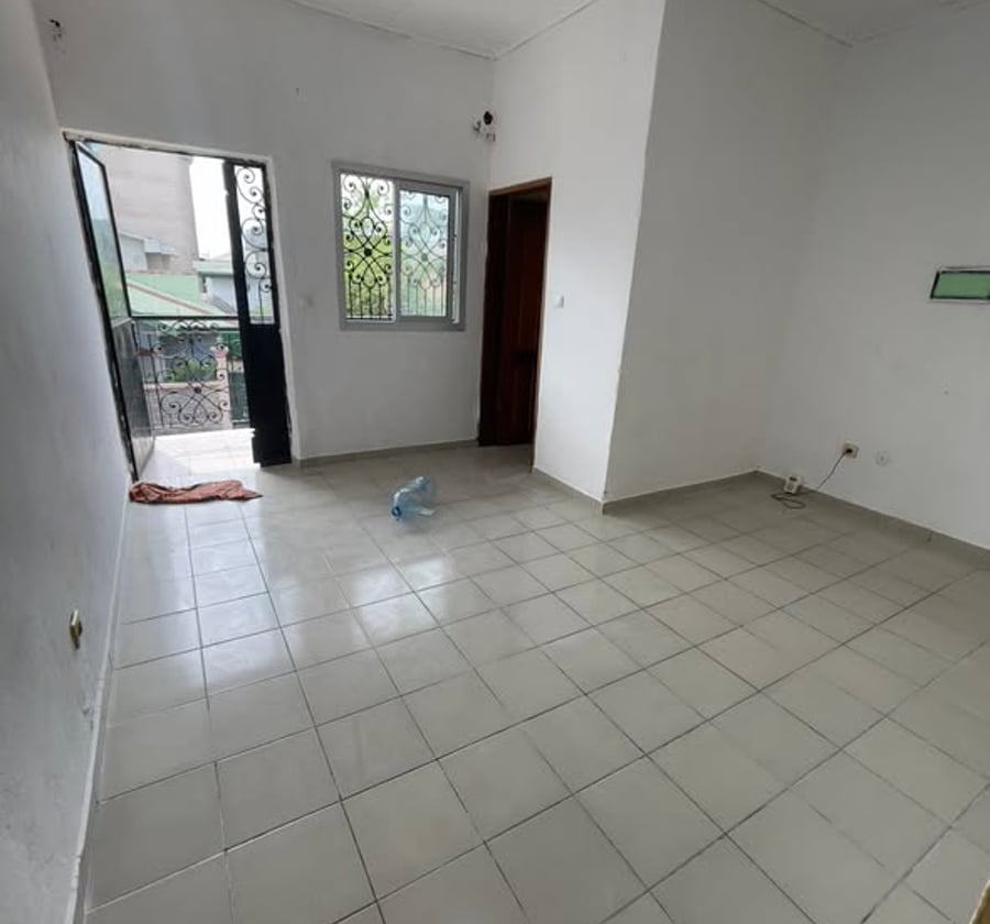 Joli studio à louer à Kotto