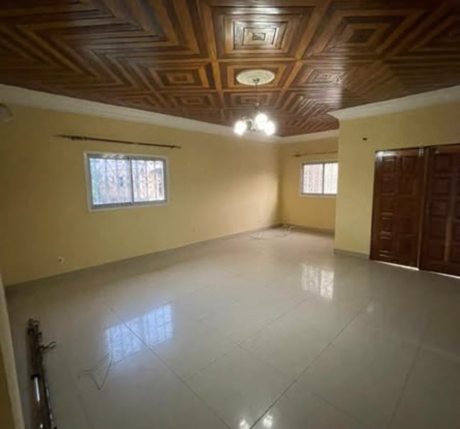 2 vastes appartements modernes à Yassa
