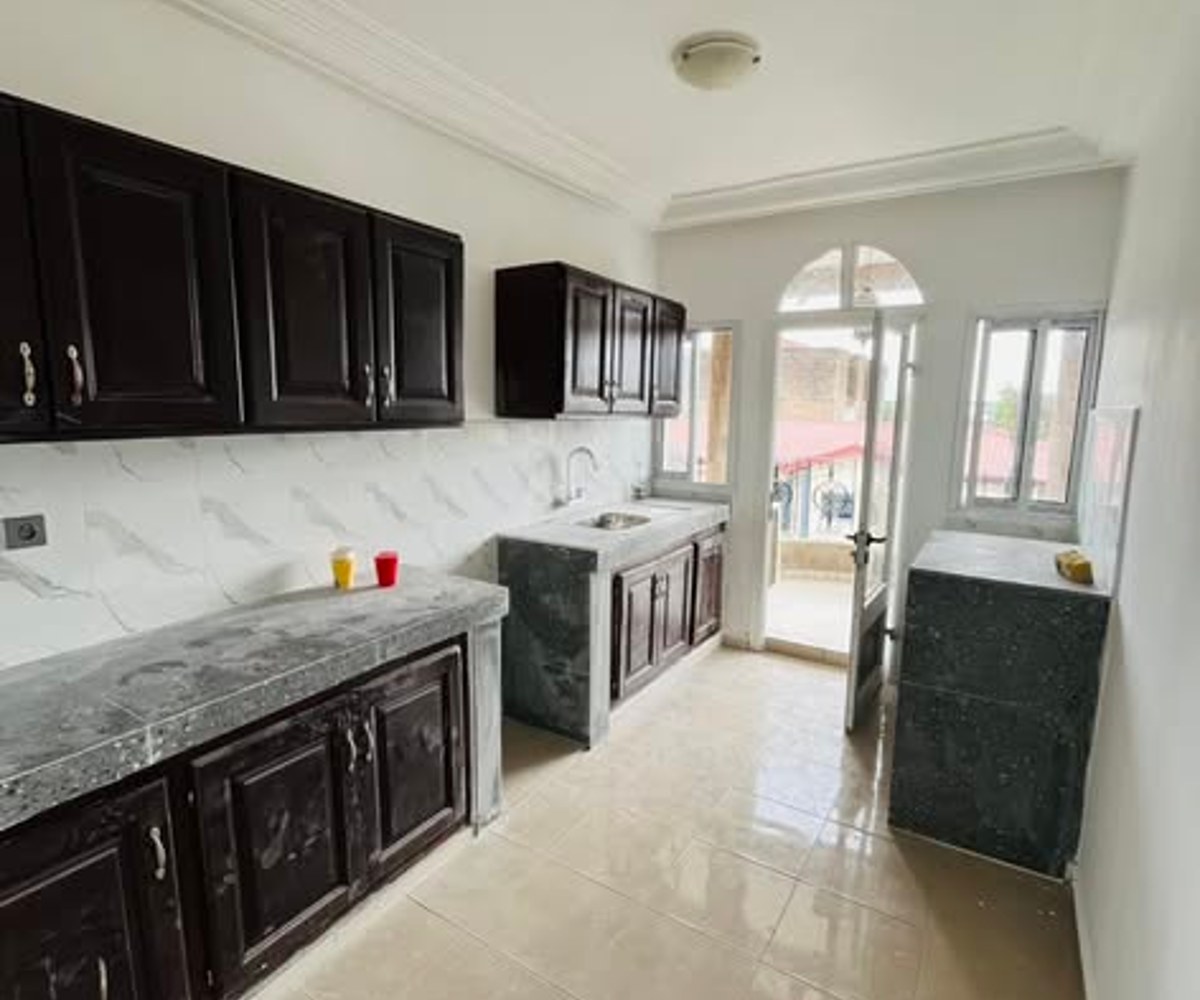 Appartement 3 chambres à louer – Bonamoussadi, Douala
