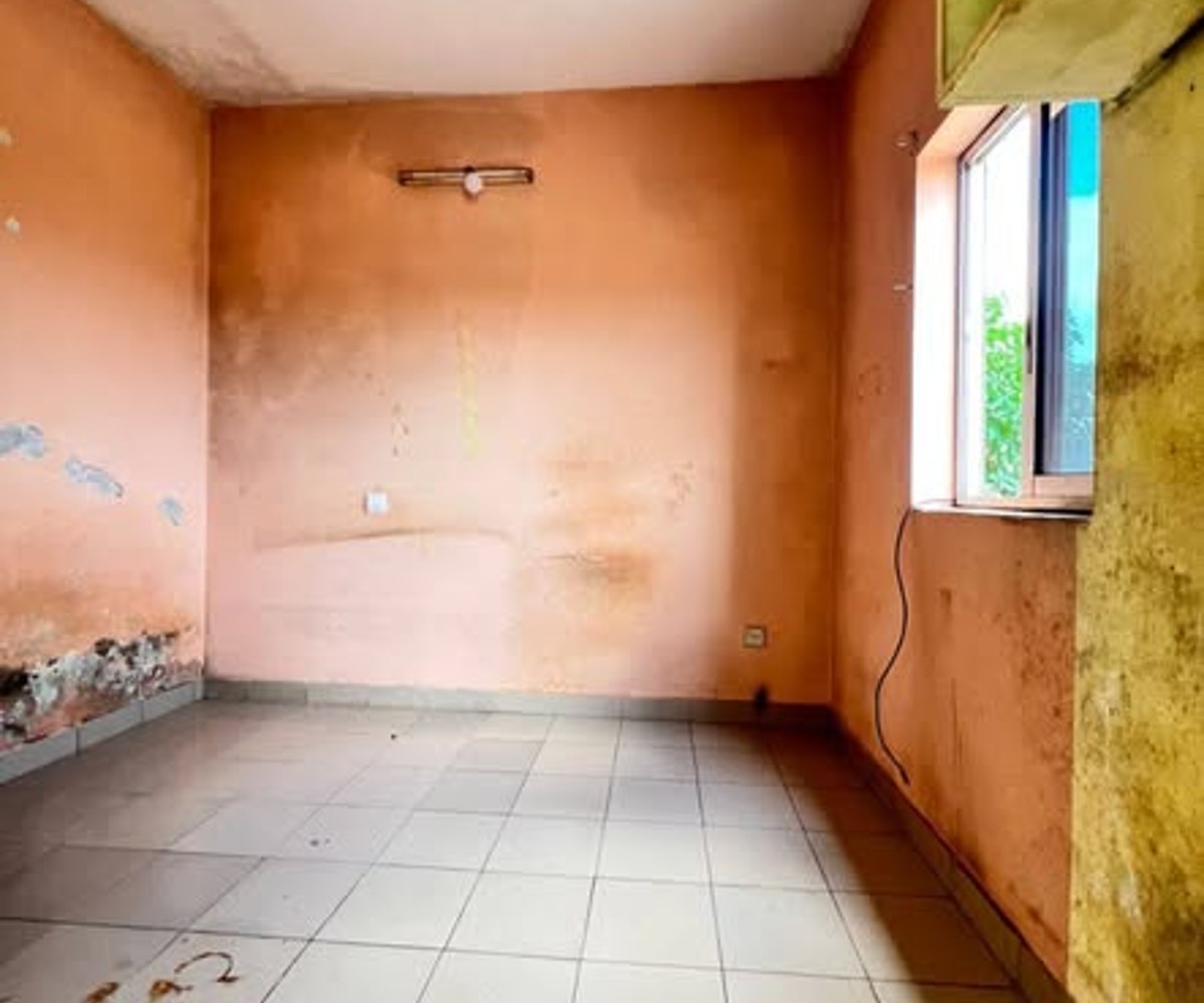 Chambre moderne à louer - Biyem-Assi (Tamtam) - 25 000 FCFA