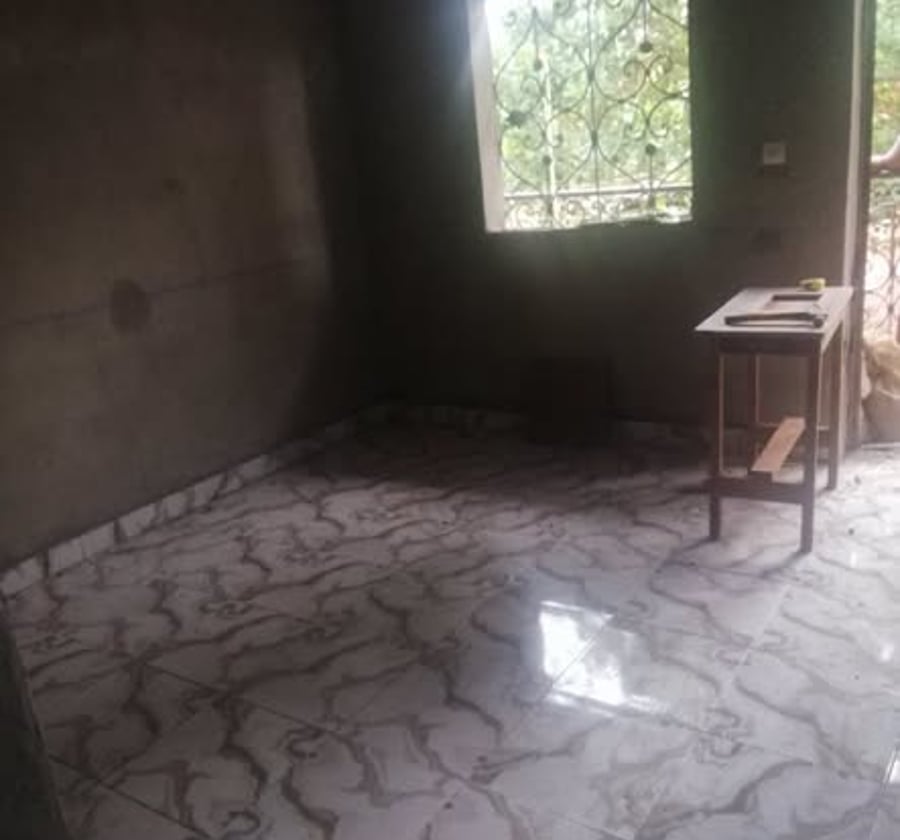 Chambre moderne à louer - Awae Escalier