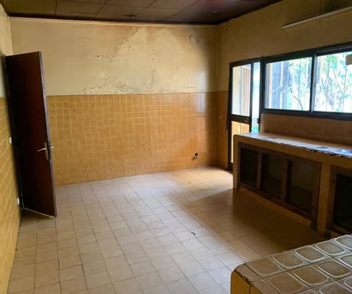Duplex 5 chambres en bordure de route - Mvog-Ada Yaoundé