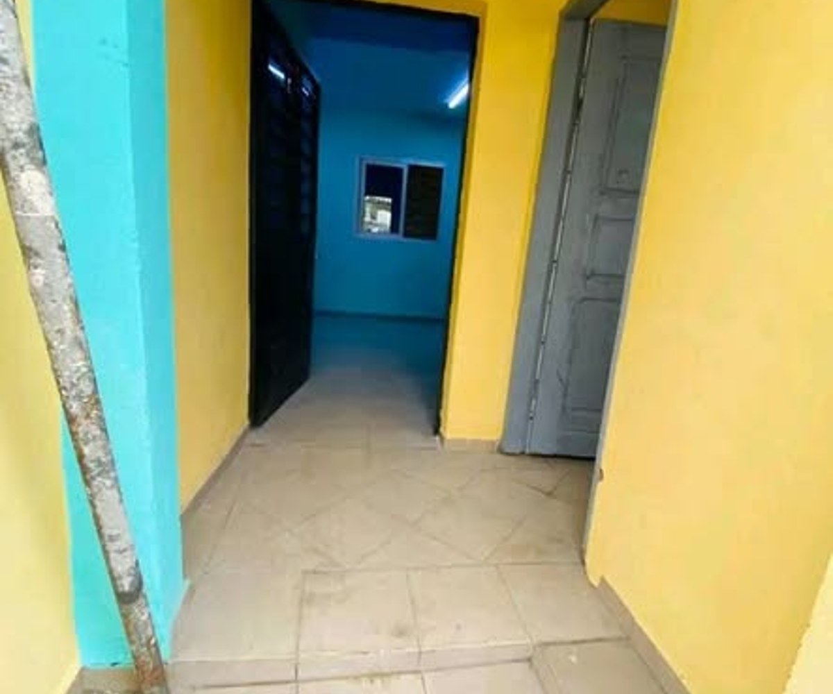 Appartement moderne à Ndogbati avec forage et compteur prépayé