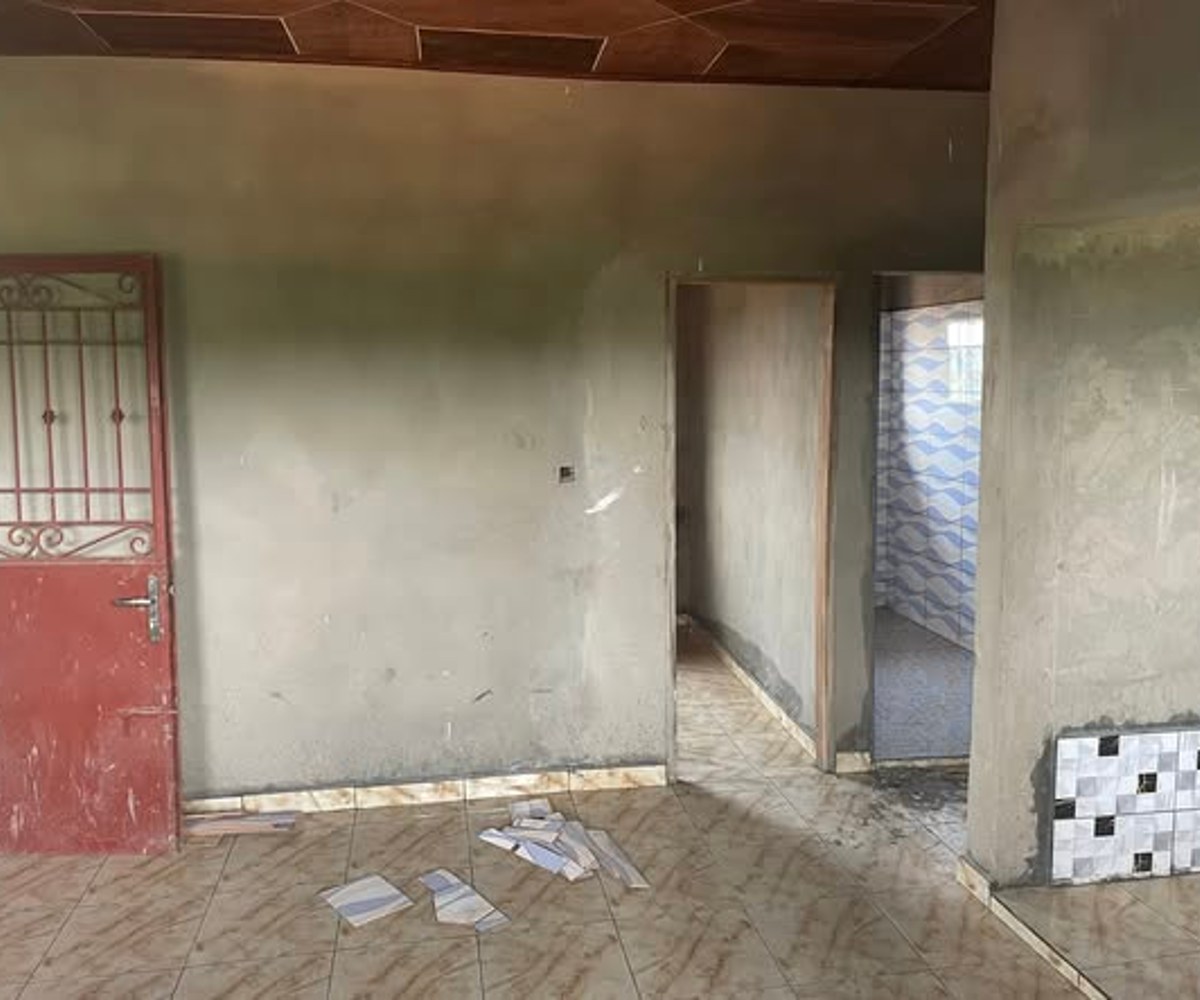 Studio moderne à louer – Olembe