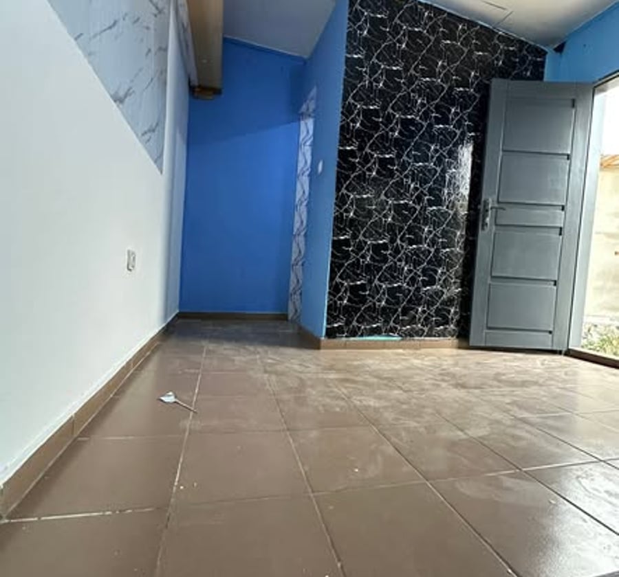 Chambre moderne à PK14, Douala